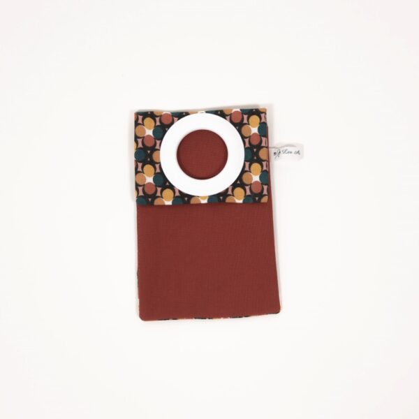 Etui chargeur position fermé mode pochette