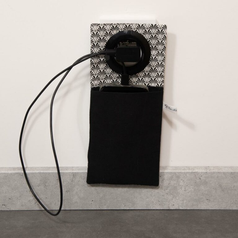 Étui chargeur « Jet d’eau noir »