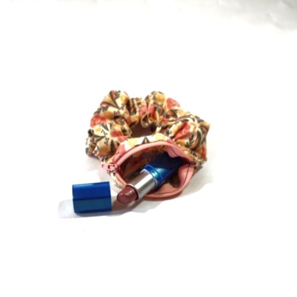 Chouchou zippé Damassé avec un rouge à lèvres